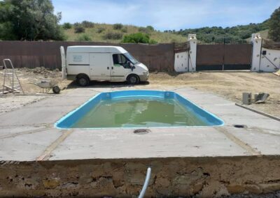 Inatalación de piscina de poliéster